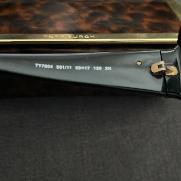 Tory Burch Black Sunglasses with Bold Frames and Dark Lenses - Picture 4 of 9